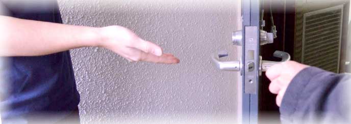 鍵屋のキー助が鍵交換や鍵開け開錠や鍵作成を出張解決